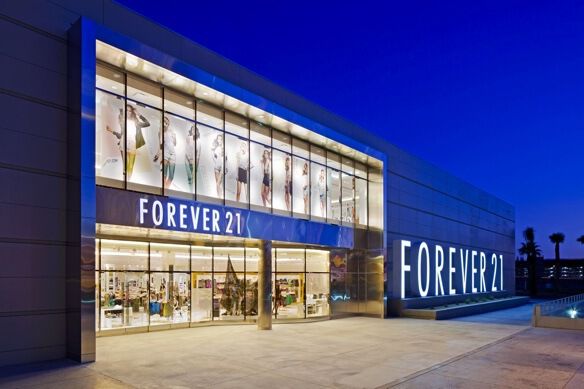 谁杀死了Forever 21？从快时尚巨头到破产清算，一场商业模式的彻底溃败